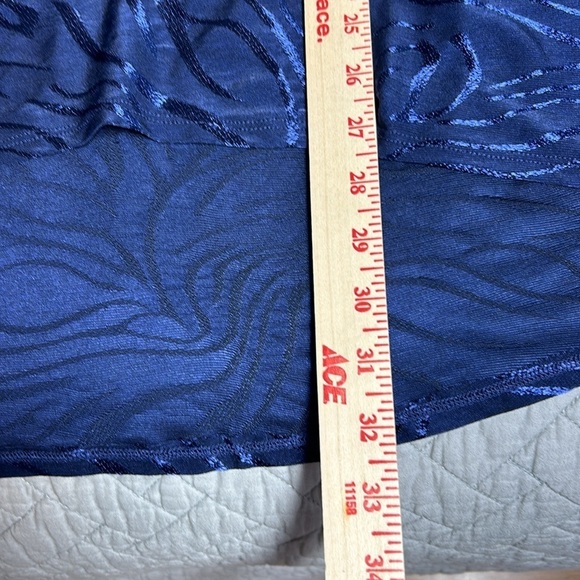 Chicos EASYWEAR Navy Textured Slinky Stretch Tunic Top Hi Low Sz 3 - Picture 9 of 9